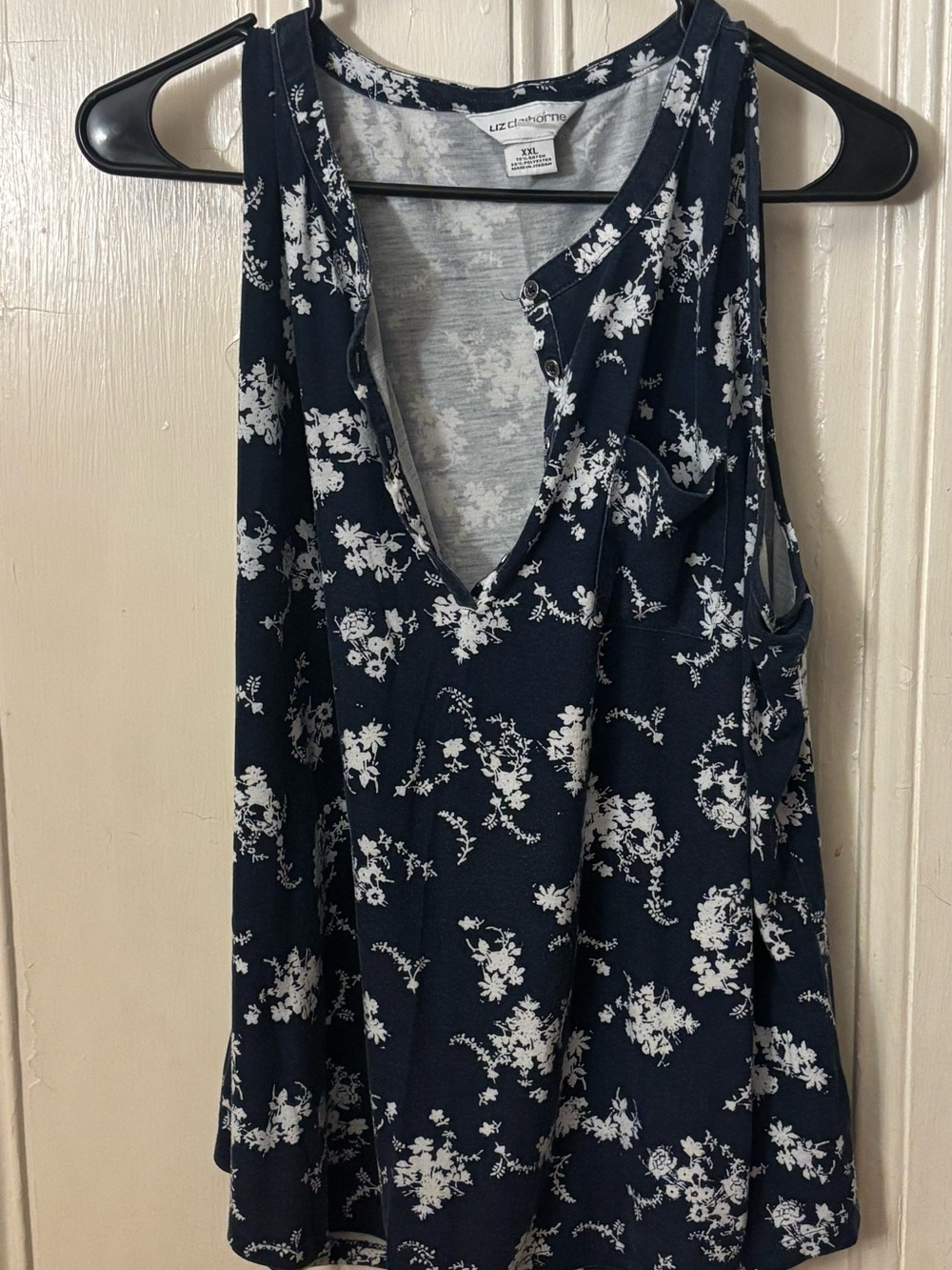 Liz Claiborne Navy and White Floral V‑Neck Tank